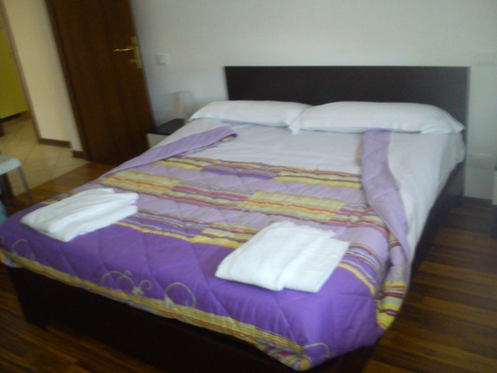 فيلا Casa Vacanza Holiday Pieris المظهر الخارجي الصورة